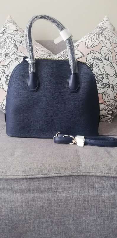 Bella Ladies Hand Bag