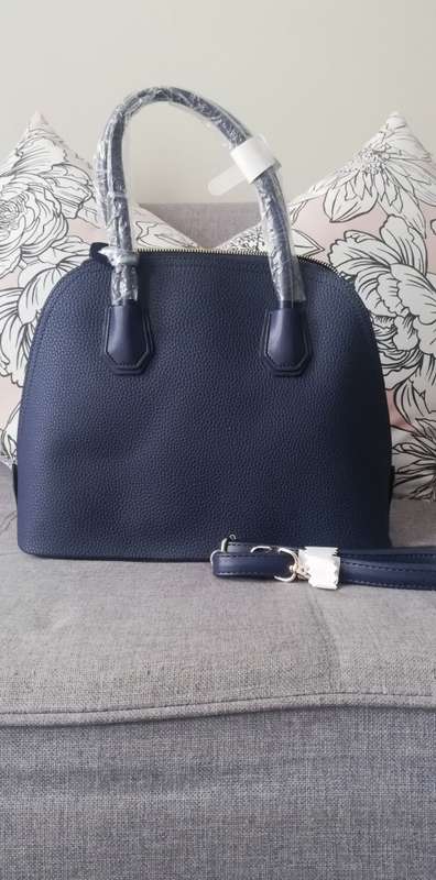 Bella Ladies Hand Bag