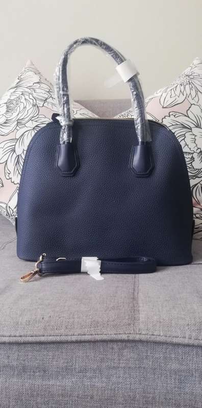 Bella Ladies Hand Bag