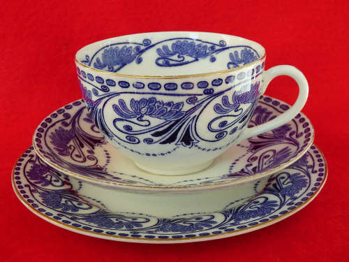 Royal Doulton trio Sandhurst pattern 1902-1922. Ref. C/80