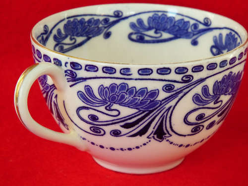 Royal Doulton trio Sandhurst pattern 1902-1922. Ref. C/84