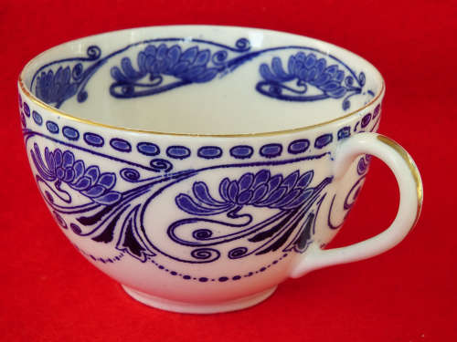 Royal Doulton trio Sandhurst pattern 1902-1922. Ref. C/84