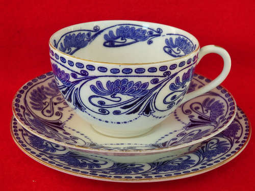 Royal Doulton trio Sandhurst pattern 1902-1922. Ref. C/84