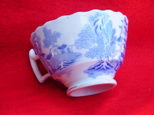 Antique Georgian  porcelain Chinoiserie teacup and saucer Circa 1810-1820 Ref. C-92
