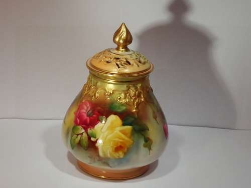 Royal Worcester Potpourri Vase Dated 1910 Ref. OR-35