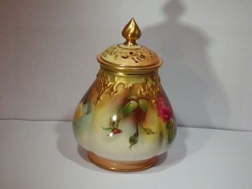 Royal Worcester Potpourri Vase Dated 1910 Ref. OR-35