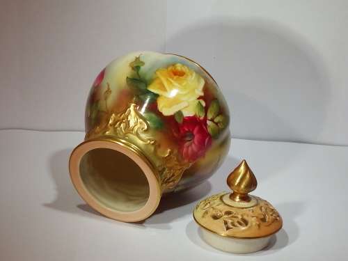 Royal Worcester Potpourri Vase Dated 1910 Ref. OR-35