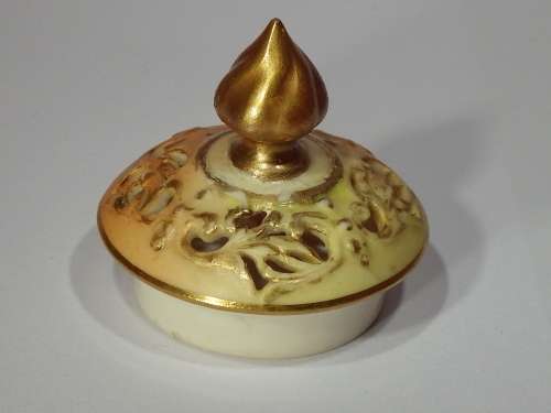 Royal Worcester Potpourri Vase Dated 1910 Ref. OR-35