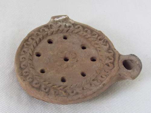 An Ancient Roman Era terracotta Oil Lamp. 1st-3rd Century AD.  Ref. CL-12