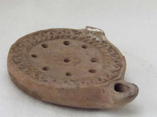 An Ancient Roman Era terracotta Oil Lamp. 1st-3rd Century AD.  Ref. CL-12