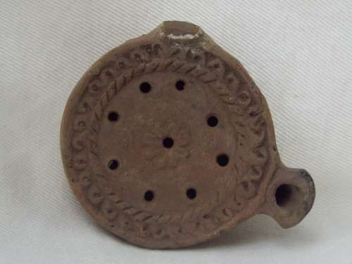 An Ancient Roman Era terracotta Oil Lamp. 1st-3rd Century AD.  Ref. CL-12