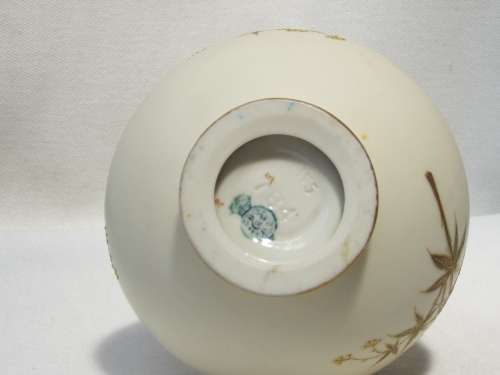 A 19th century Royal Worcester Bud Vase, decorated with gilded foliate sprays Dated 1885. Ref OR/43