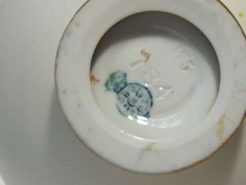 A 19th century Royal Worcester Bud Vase, decorated with gilded foliate sprays Dated 1885. Ref OR/43