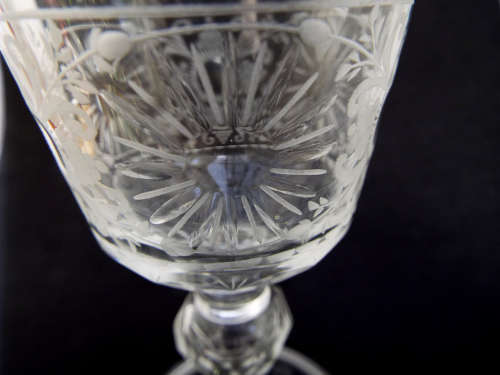 A pair of Engraved Bucket-bowl Georgian Port Wine or Dram Glasses. Circa 1790-1820./ Ref.GL/6