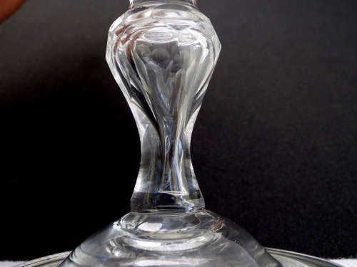 A pair of Engraved Bucket-bowl Georgian Port Wine or Dram Glasses. Circa 1790-1820./ Ref.GL/6