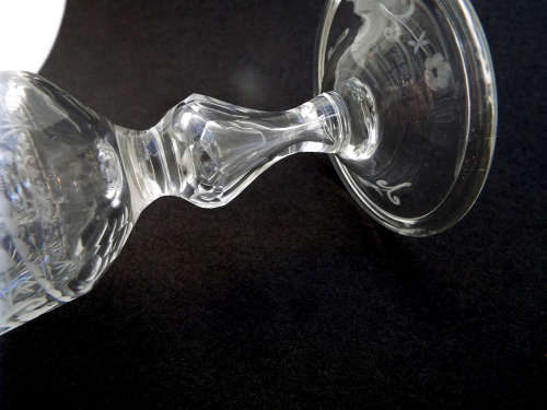 A pair of Engraved Bucket-bowl Georgian Port Wine or Dram Glasses. Circa 1790-1820./ Ref.GL/6