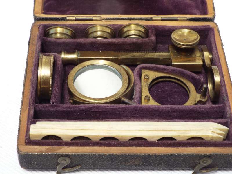 A rare Ellis Aquatic type botanical field microscope circa 1780-1810. Ref.MA/37