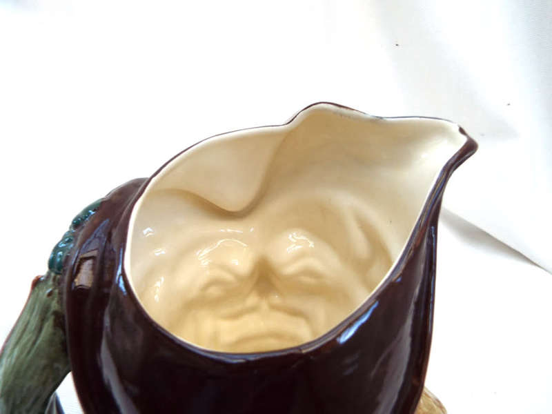 Robin Hood Character/Toby Jug  Royal Doulton  Ref. J/30