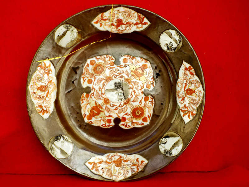 18th Century antique Kangxi/Yongzheng Batavian brown  Famille Rose plate Ref. P-103