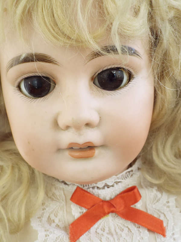 Armand Marseille Porcelain Doll Circa 1894-1920. Ref TO.2