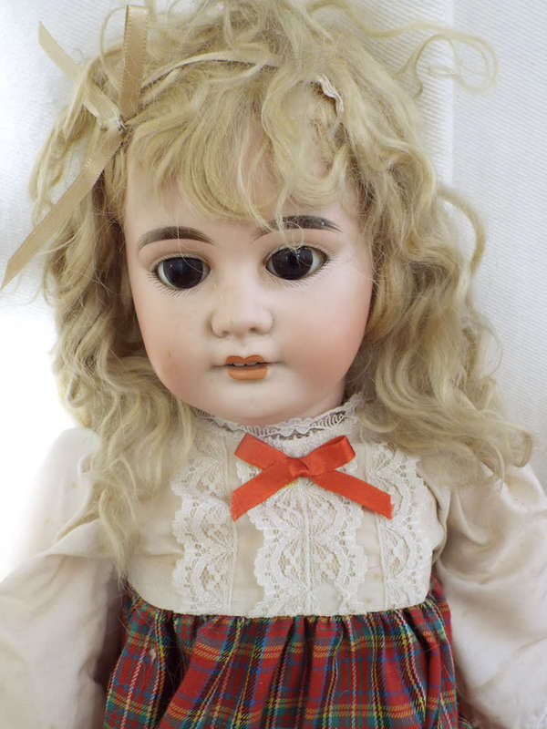 Armand Marseille Porcelain Doll Circa 1894-1920. Ref TO.2