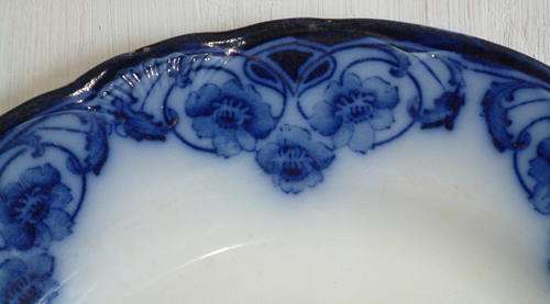 http://images.bidorbuy.co.za/user_images/058/2495058/2495058_131008160207_Pottery_-_bowl_30_Flow-Blue_2.JPG