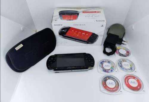 SONY PSP-3004| 5Games| 4GB SD Card| Original Box | Charger and Accessories