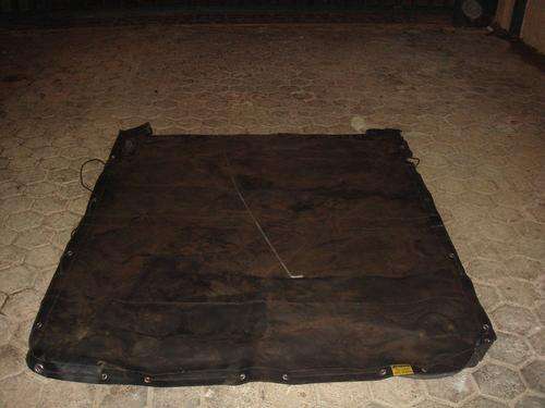 Caddy Club bakkie sail (cover)