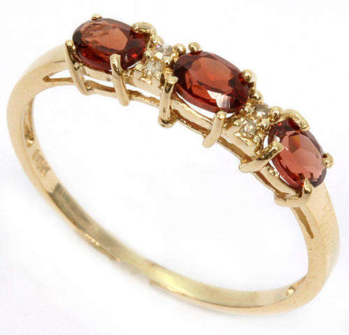 3 GENUINE GARNETS & 4 GENUINE DIAMONDS RING IN 10KT YELLOW GOLD (PRICE REDUCED)