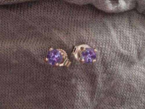 CRAZY LOW START tanzanite studs in 18ct white gold