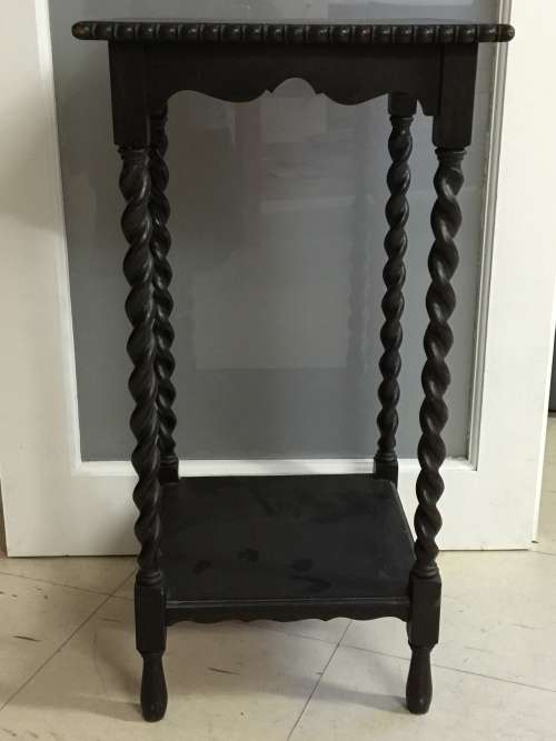 lovely barley twist table