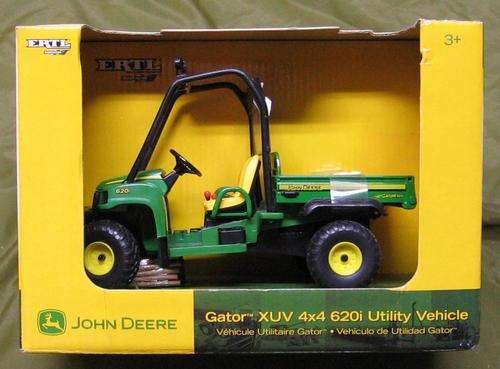 ERTL - John Deere Gator XUV 4x4 620i Utility Vehicle  1:16