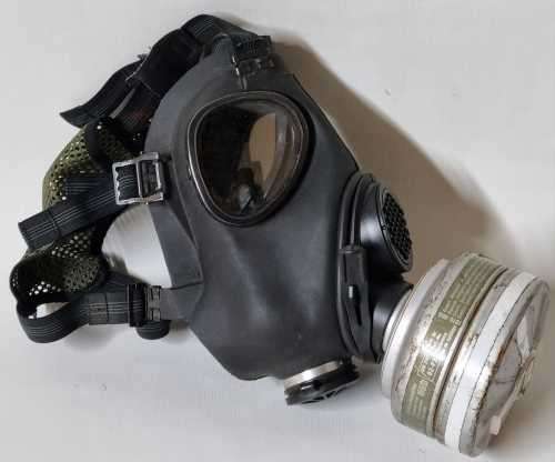Swiss SM-90 Gas Mask / Respirator with filters