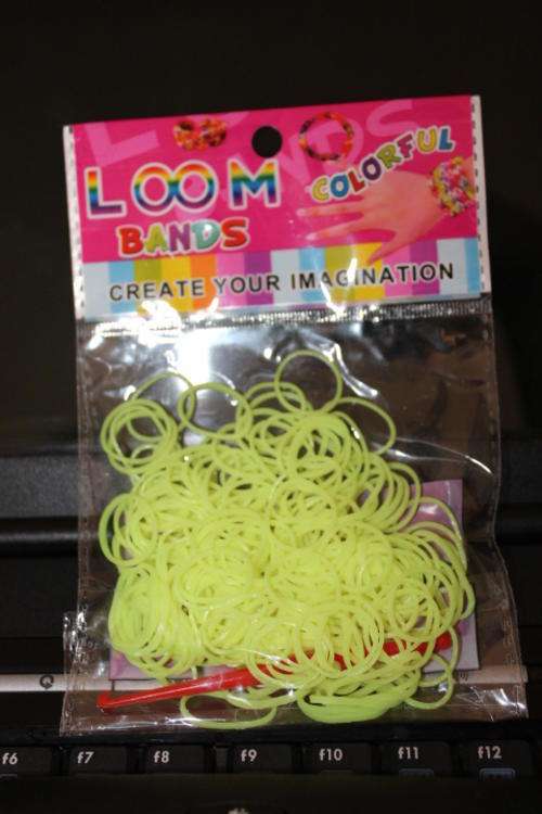 200's NEON LOOM BANDS