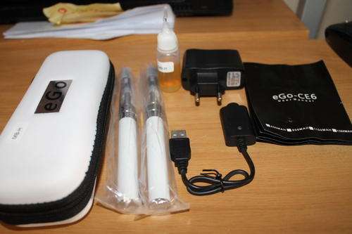 eGo Electronic Cigarette x 2 Starter Kit + Free E Liquid (WHITE)