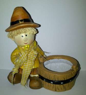 Cute Garden Resin Boy with Container
