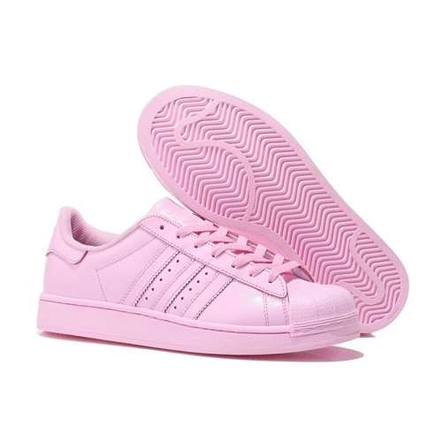 Fashionable sneakers