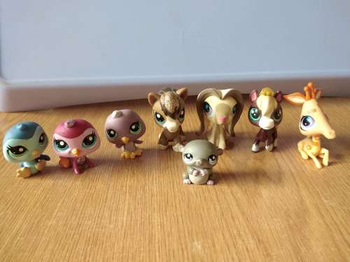 Little Pet Shop associated toys
