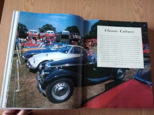 Martin Buckley and Chris Rees-the world encyclopedia of CARS