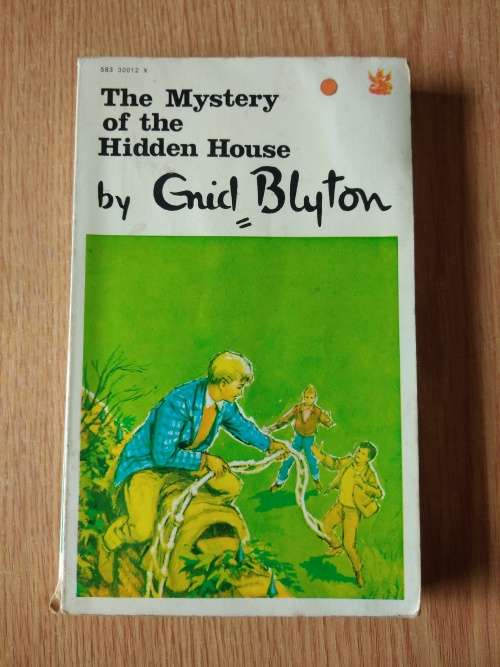 Enid BlytonThe mystery of the hidden house