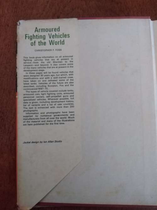Christopher F. Foss - Armoured fighting vehicles of the world
