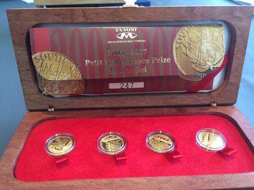 **** 2005 -2007 PETIT NOBEL PEACE PRIZE PROTEA SET ****