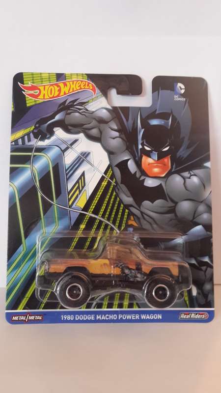 HOT WHEELS - DC Comics Batman vs Superman 1980 Dodge Macho Power Wagon