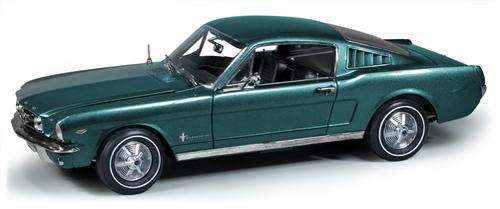 American Muscle - 1/18 1965 Ford Mustang Fastback Blue
