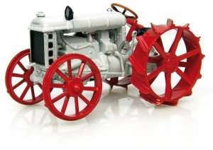 UNIVERSAL HOBBIES - 1/43 FORDSON F