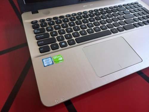 ASUS Vivobook Max | i7-6500U | 8GB RAM | 2TB HDD | NVIDIA GeForce 920MX