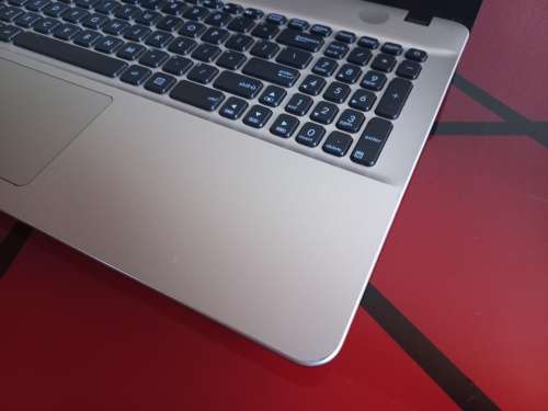 ASUS Vivobook Max | i7-6500U | 8GB RAM | 2TB HDD | NVIDIA GeForce 920MX