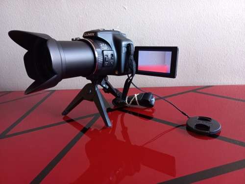 Panasonic LUMIX DMC-FZ150K 12.1 MP Digital Camera (FHD 1080p, CMOS Sensor and 24x Optical Zoom)