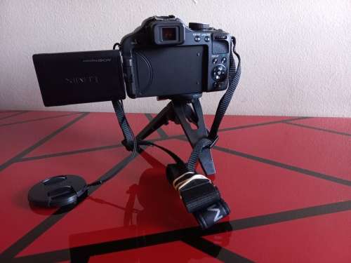 Panasonic LUMIX DMC-FZ150K 12.1 MP Digital Camera (FHD 1080p, CMOS Sensor and 24x Optical Zoom)