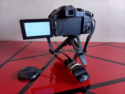 Panasonic LUMIX DMC-FZ150K 12.1 MP Digital Camera (FHD 1080p, CMOS Sensor and 24x Optical Zoom)